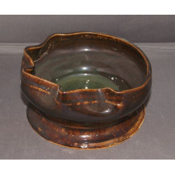 small brown ribbon pot